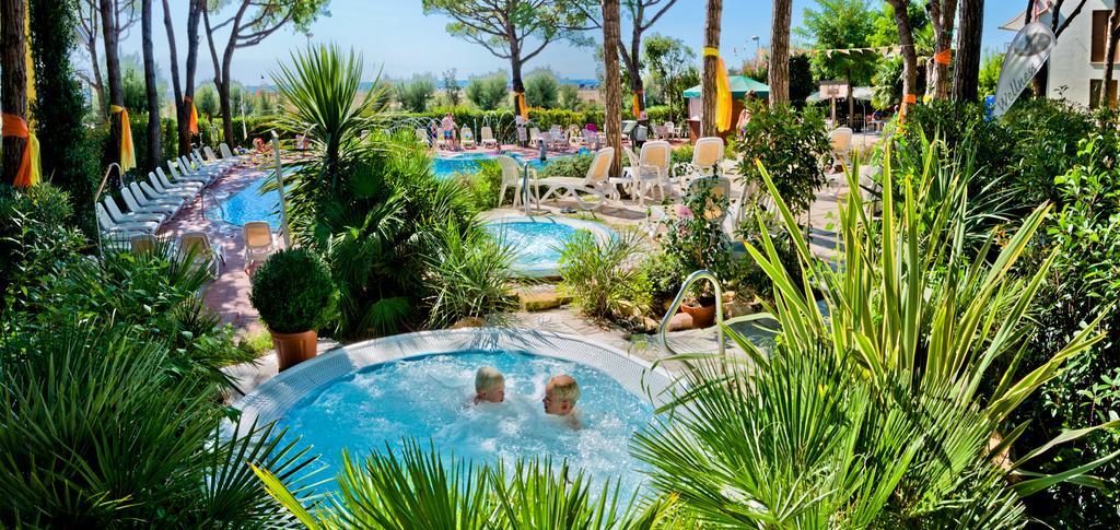 Park Hotel Pineta & Dependance Suite Eraclea Mare Exteriér fotografie